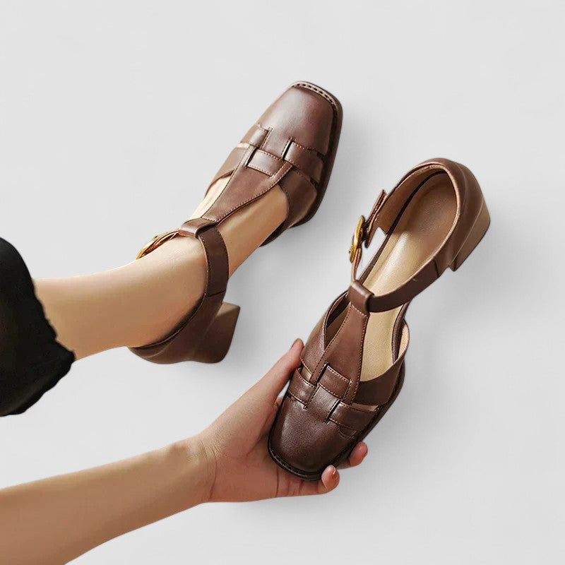 Orthopedische pumps met T-bandje
