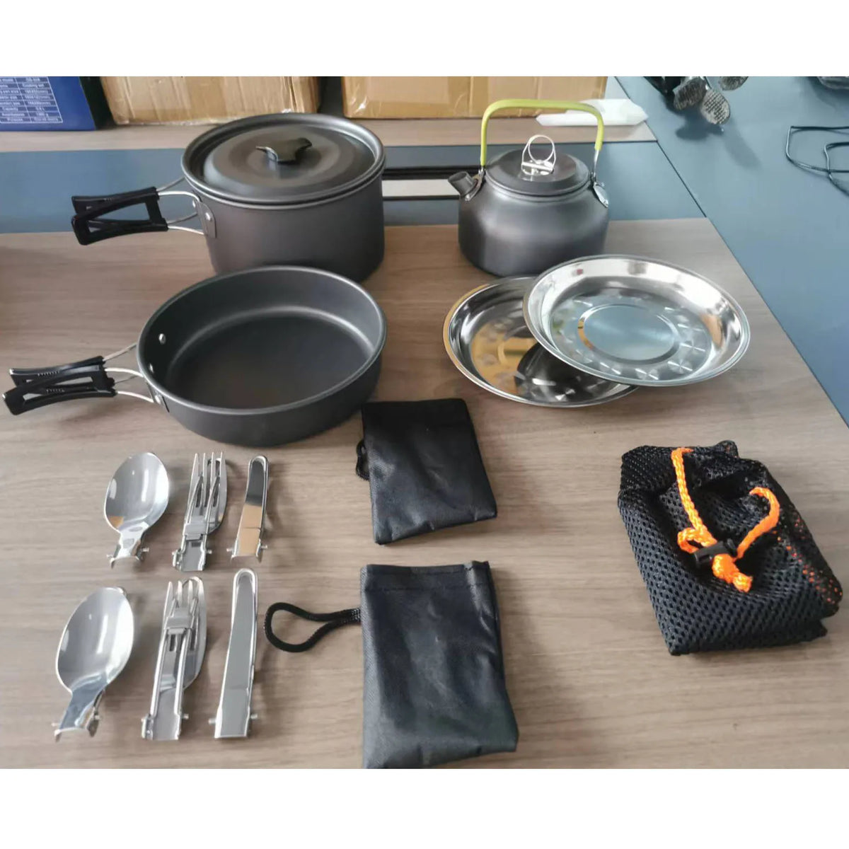 17-Delige kook- en servies-set voor camping