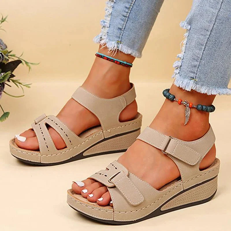 Anatomische orthopedische platformsandalen voor comfortabel gebruik de hele dag door