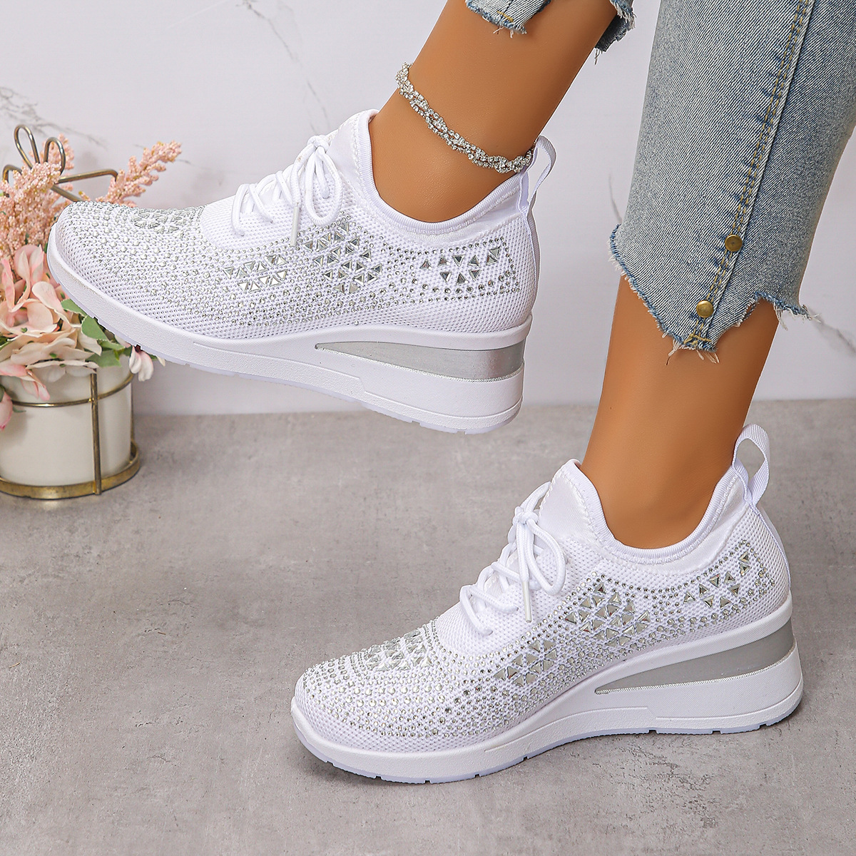 Damesneakers: Stijlvolle ademende wedgesneakers met fonkelende strass-steentjes
