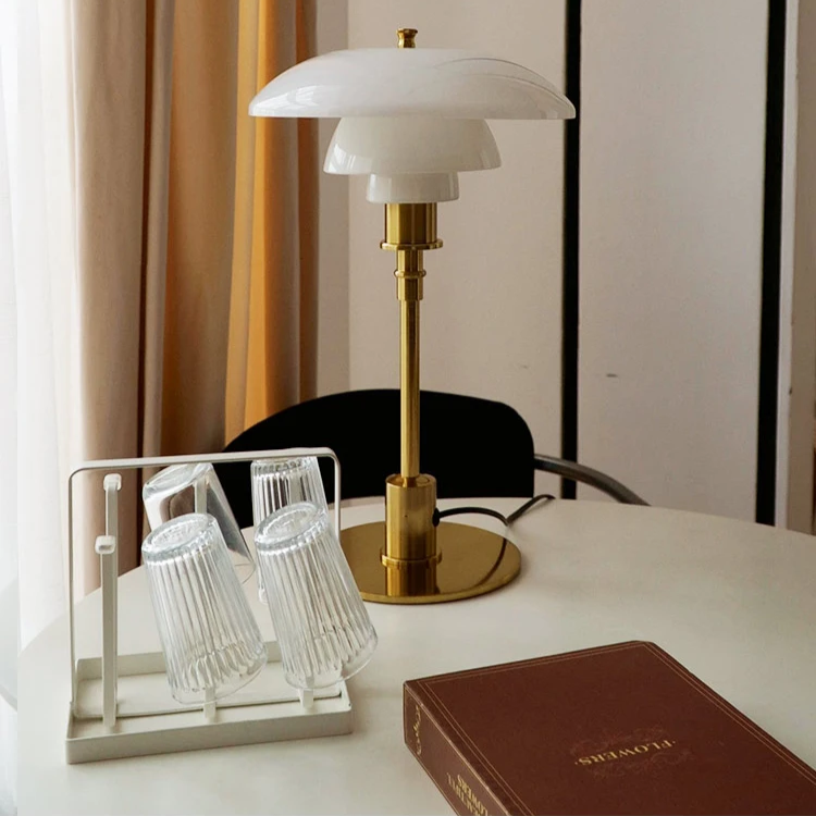 Deens design led-tafellamp