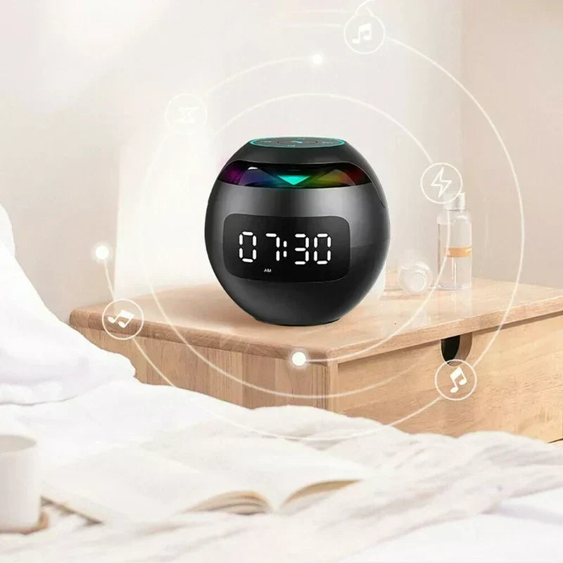Digitale LED-wekker met bluetooth-speaker en kleurrijk nachtlampje – Bewegingssensor, oplaadbaar, 5W geluid