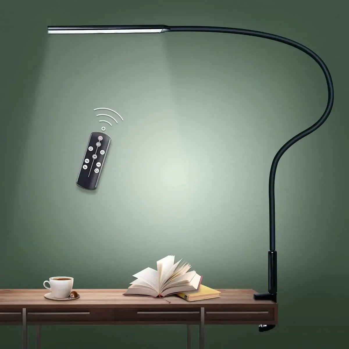 Elegante bureaulamp met flexibele arm, USB-voeding en zilverkleurige afwerking