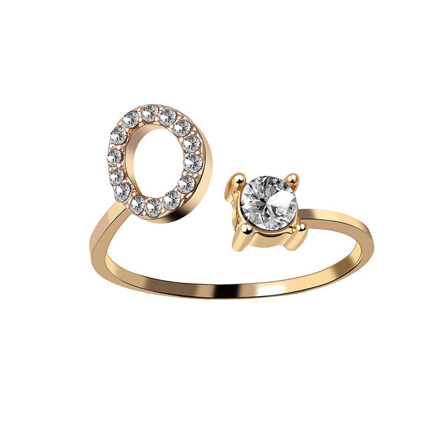 Elegante ring met initialen om herinneringen levend te houden