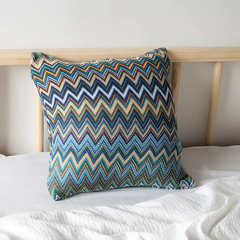 Gebreide boho kussenhoes met zigzagpatroon