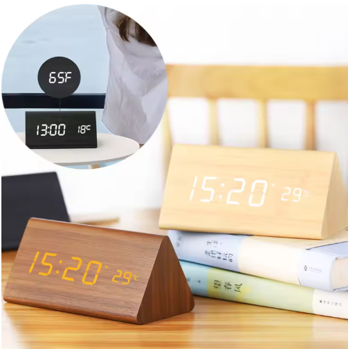 Minimalistische houten led-klok met stijl