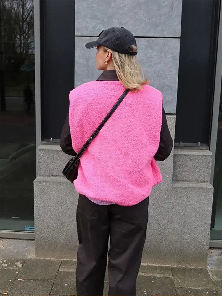 Modieus damesgilet met knopen