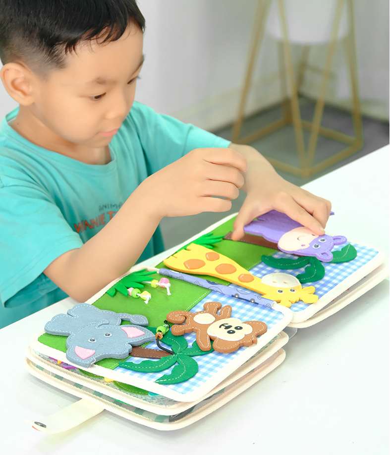 Montessori Stoffen Activiteitenboek