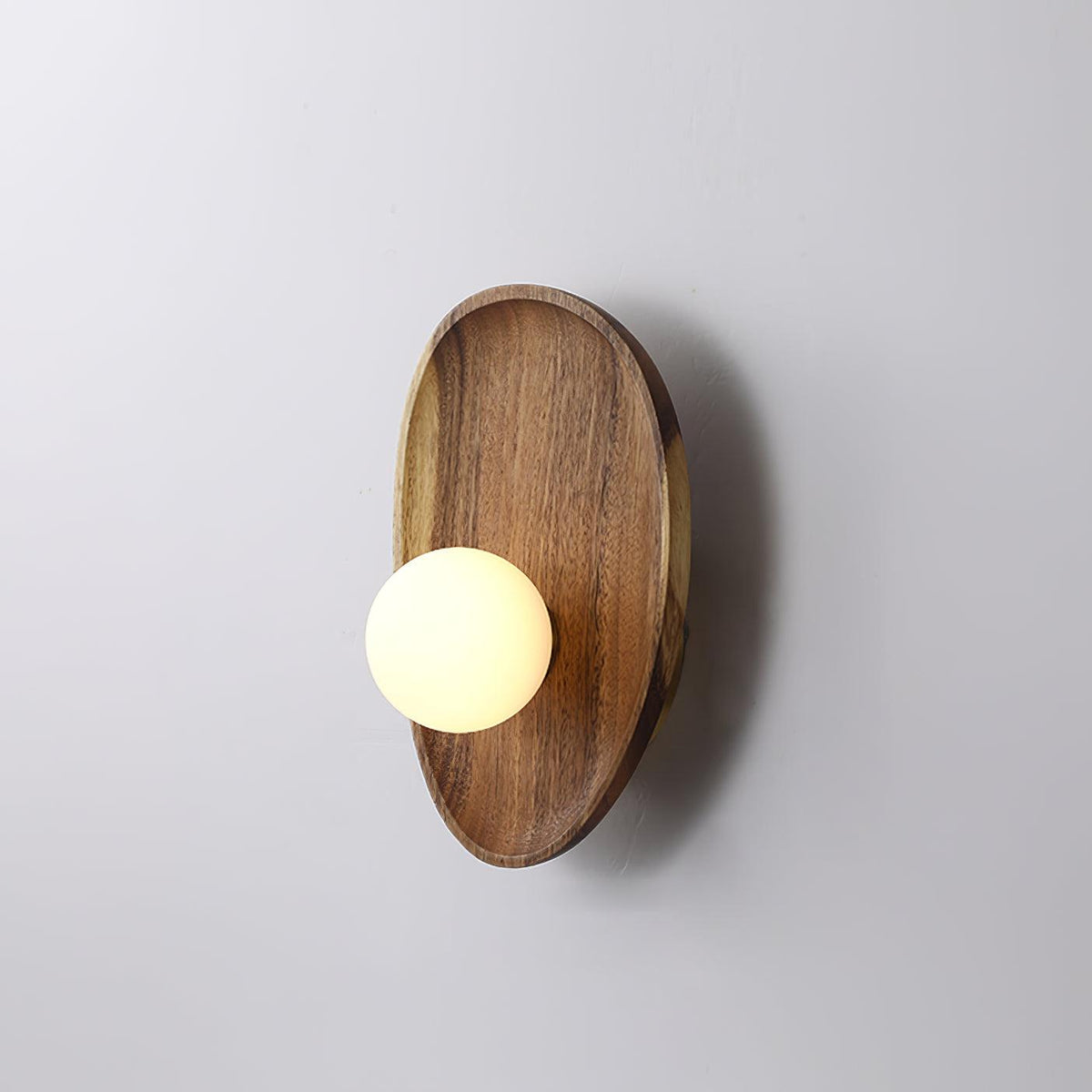 Noords minimalistische led-wandlamp met natuurhouten accent