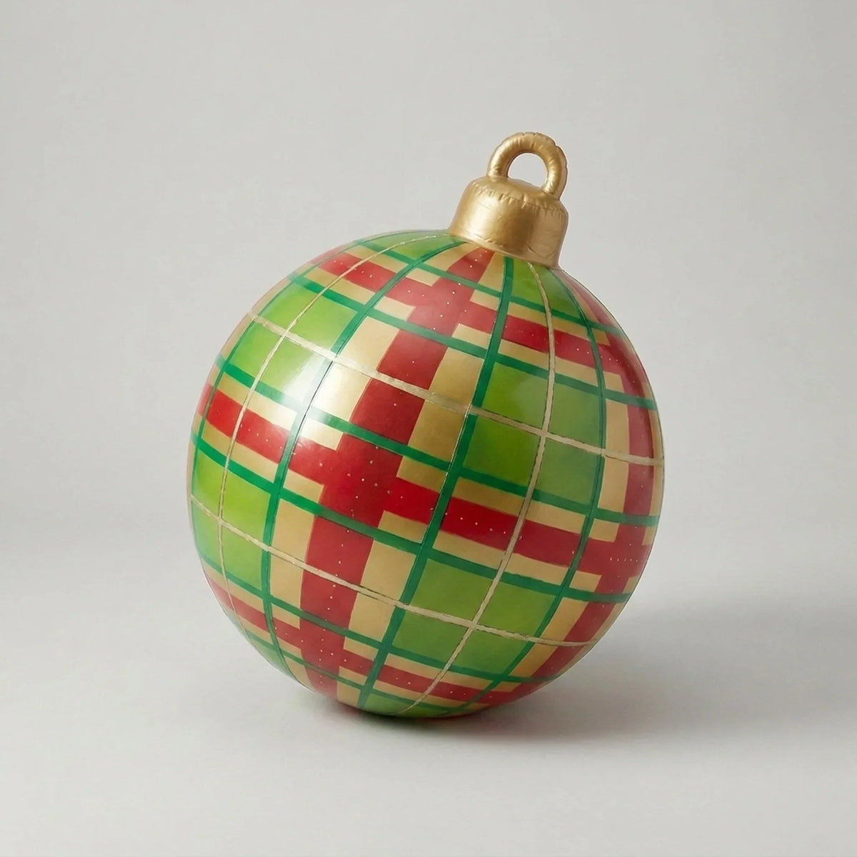 Opblaasbare grote kerstbal voor buitendecoratie tijdens de feestdagen