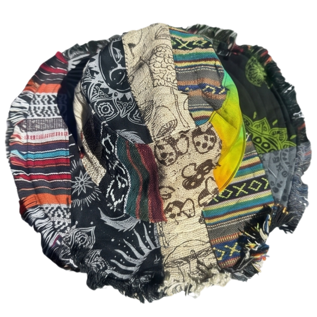 Patchwork vissershoed met paddenstoelenprint en verborgen zakje