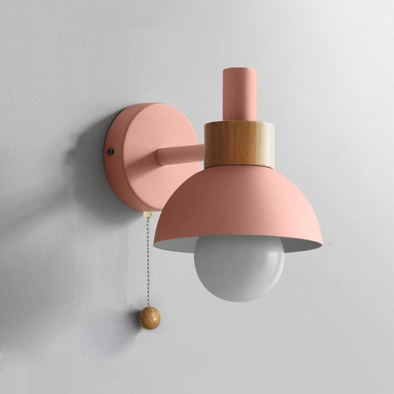 Scandinavische wandlamp met houtaccent | Minimalistische lamp met trekschakelaar