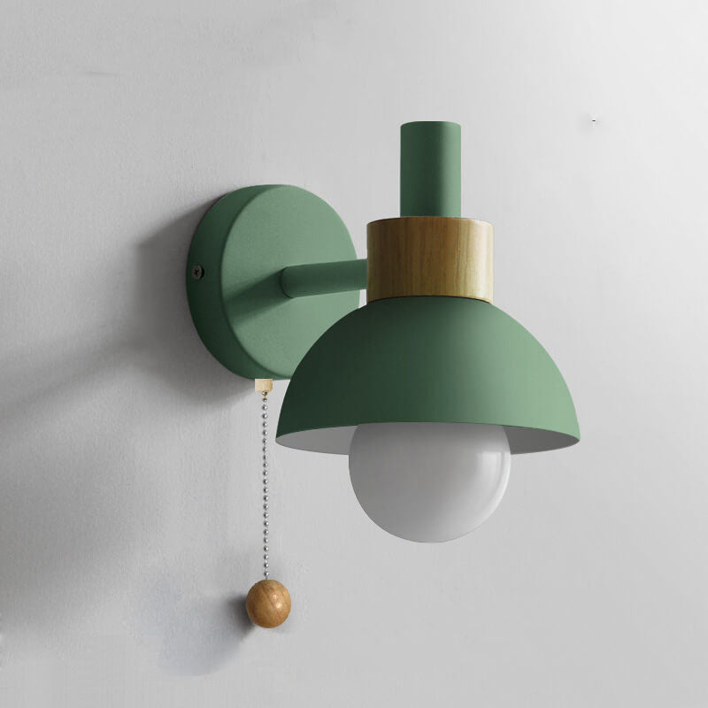 Scandinavische wandlamp met houtaccent | Minimalistische lamp met trekschakelaar