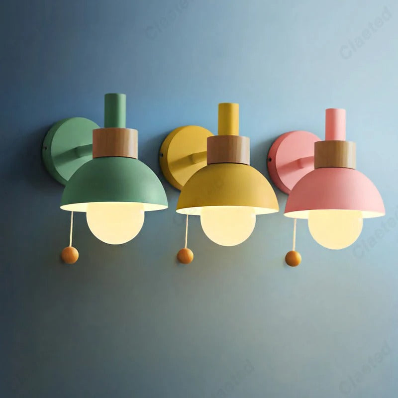 Scandinavische wandlamp met houtaccent | Minimalistische lamp met trekschakelaar