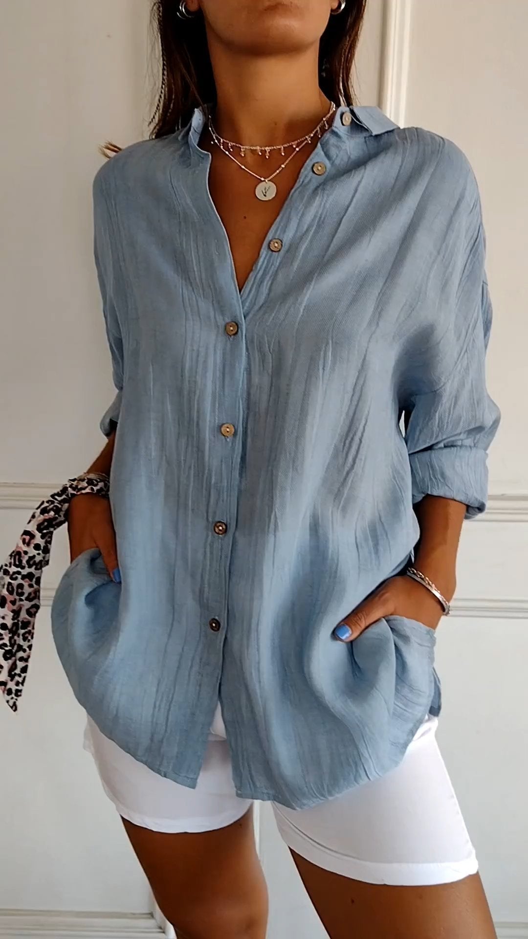 Zomerblouse met lange mouwen voor dames – Luchtige linnen-zijdemix met plooien en Scandinavische kustelegantie