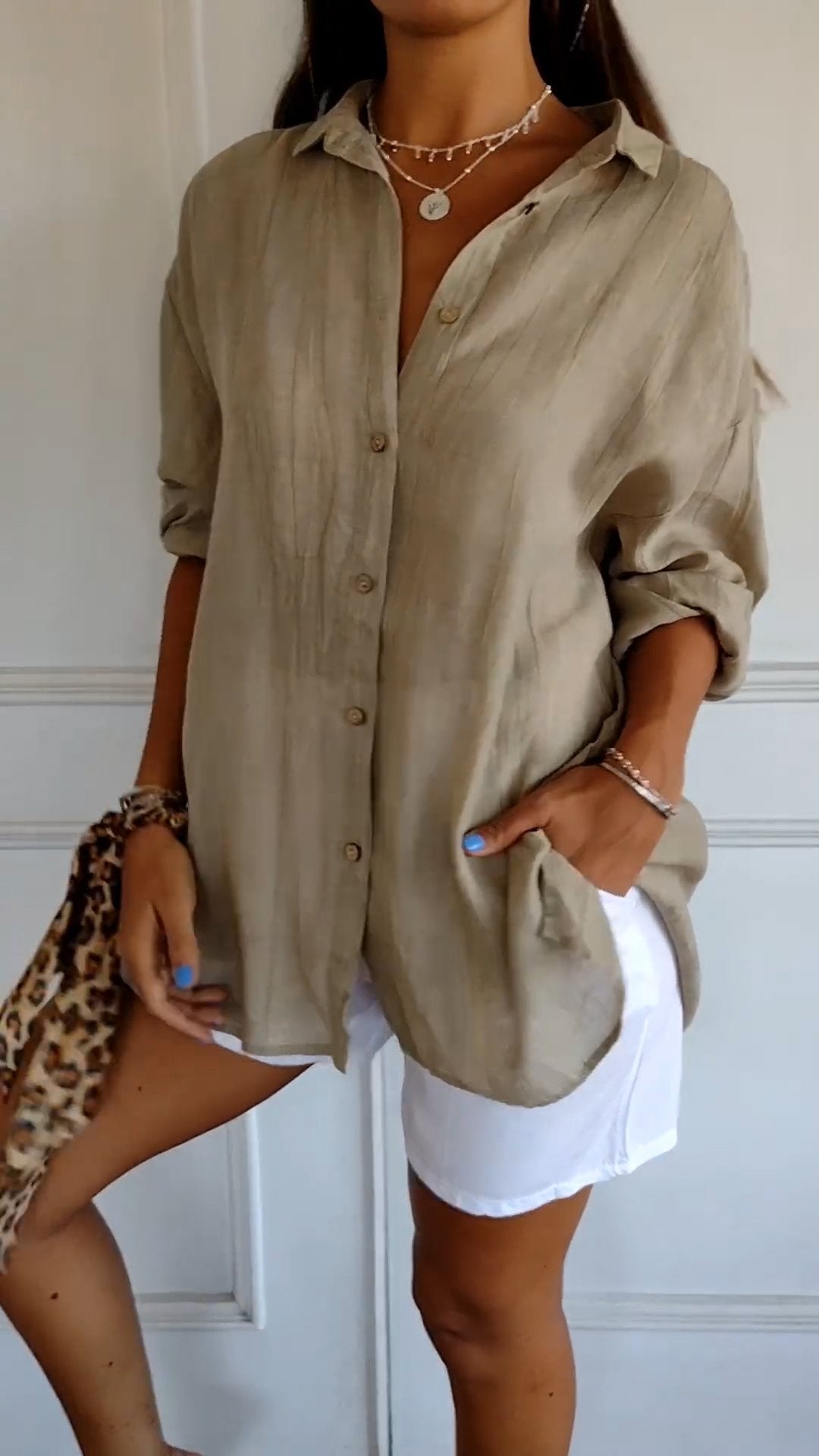 Zomerblouse met lange mouwen voor dames – Luchtige linnen-zijdemix met plooien en Scandinavische kustelegantie